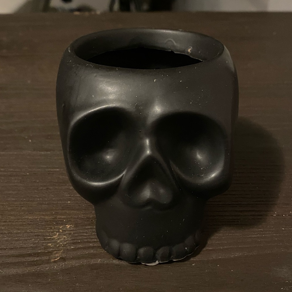 Black skull